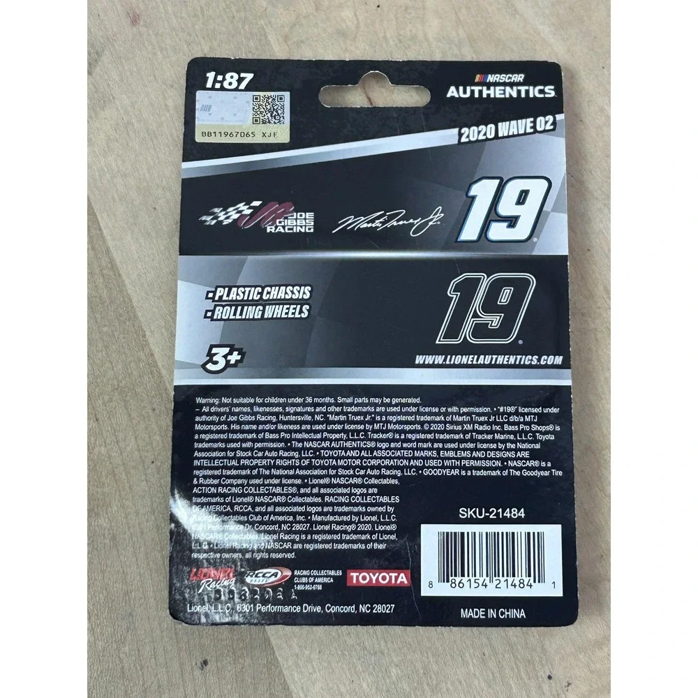 NASCAR Authentics Martin Truex Jr‎ 1:87 Car 2-Pack 2020 Wave 02 No.19 Toyota